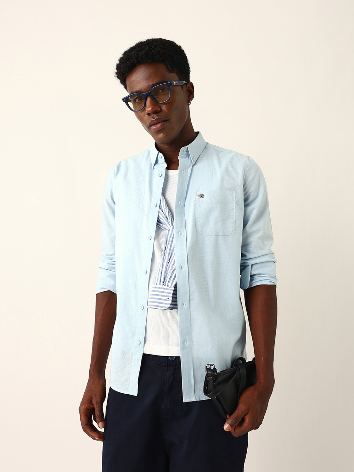 Image of THE BEAR HOUSE Men Solid Casual Blue Shirt