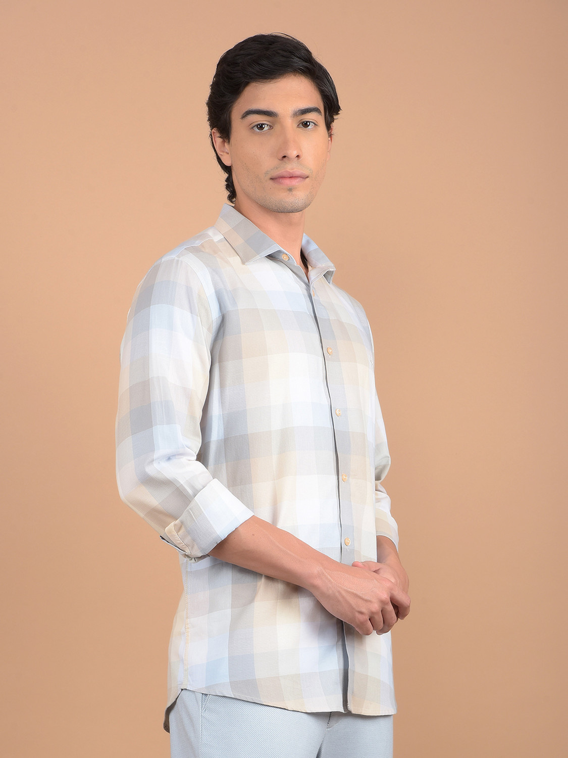 Image of CRIMSOUNE CLUB Men Slim Fit Checkered Spread Collar Casual Shirt