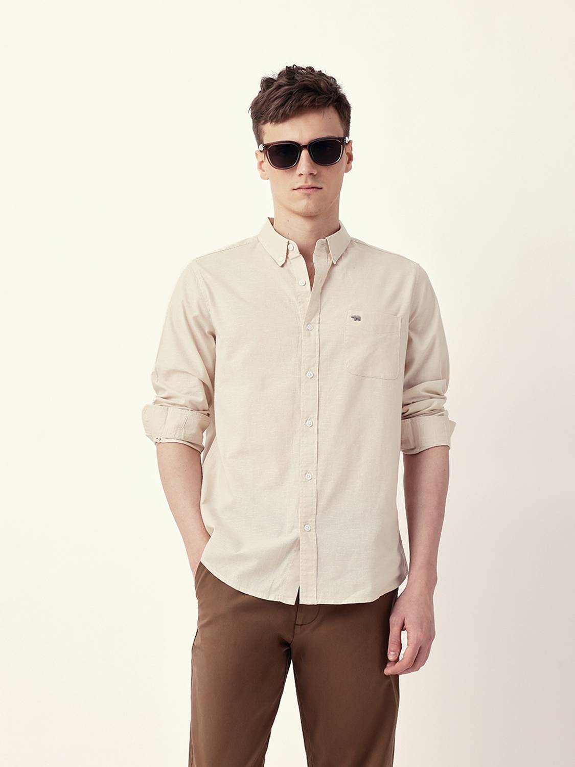 THE BEAR HOUSE Men Regular Fit Solid Button Down Collar...