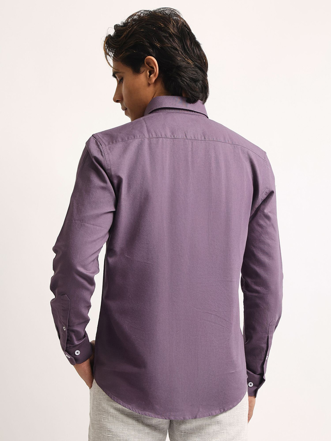 Image of MANIAC Men Relaxed Fit Solid Spread Collar Casual Shirt