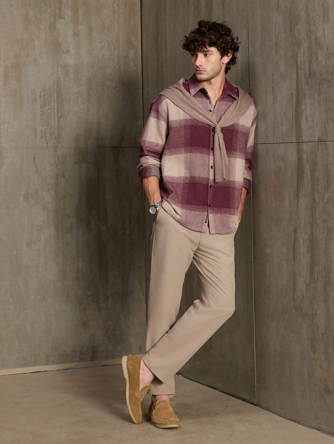 Image of CAHOOT Men Relaxed Fit Checkered Spread Collar Casual Shirt