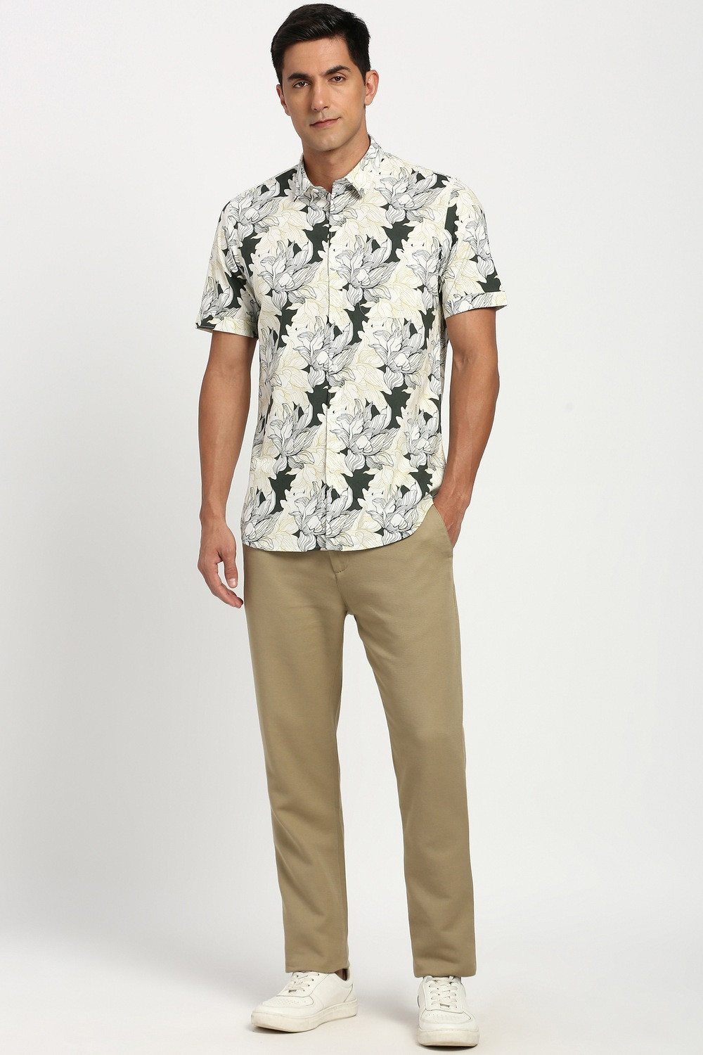 Image of PETER ENGLAND Men Slim Fit Floral Print Casual Shirt