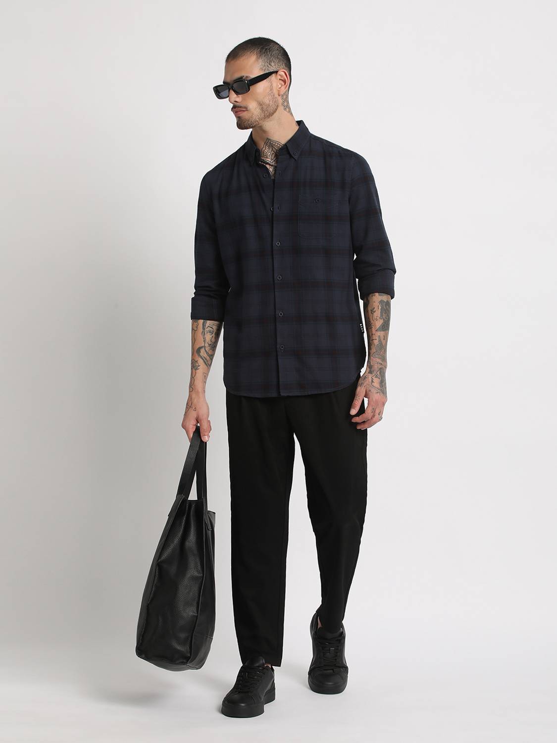 THE BEAR HOUSE Men Checkered Casual Blue, Black Shirt - Image 5