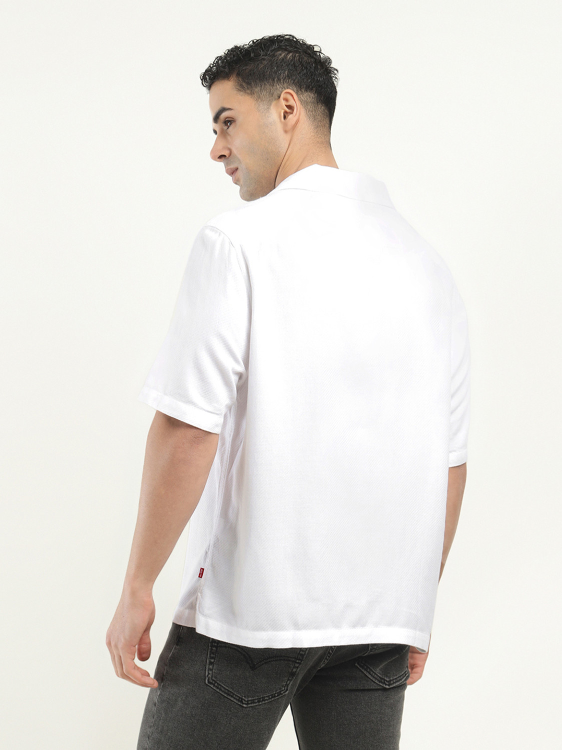 Image of LEVI'S Men Solid Casual White Shirt