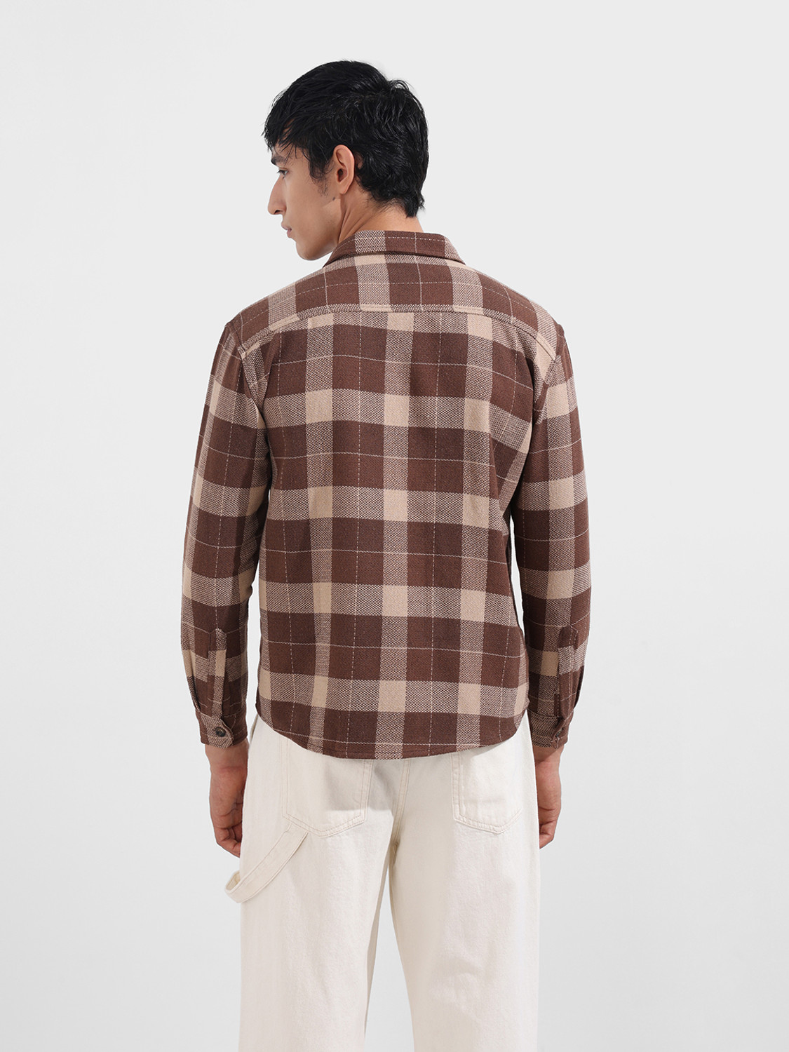 Image of The Indian Garage Co. Men Relaxed Fit Checkered Cut Away Collar Casual Shirt
