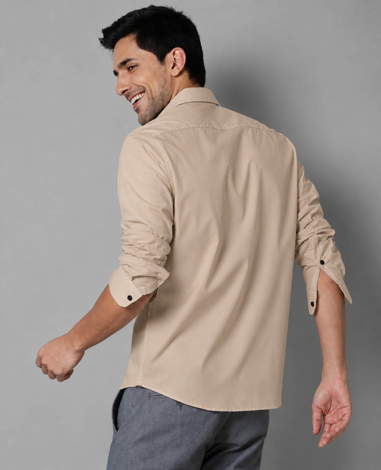 Image of GLOREN Men Solid Casual Cream Shirt