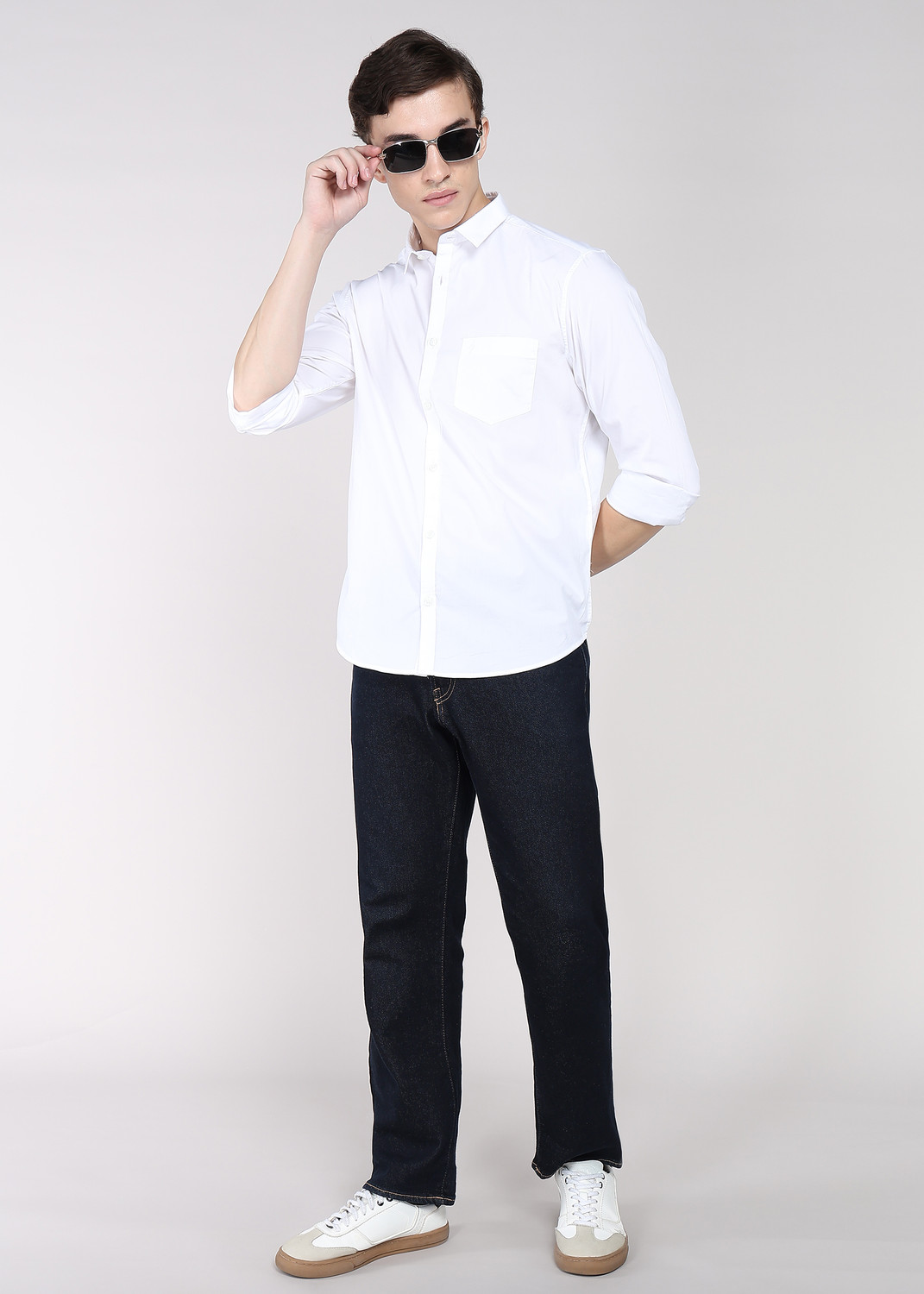 Image of INDIAN TERRAIN Men Solid Casual White Shirt