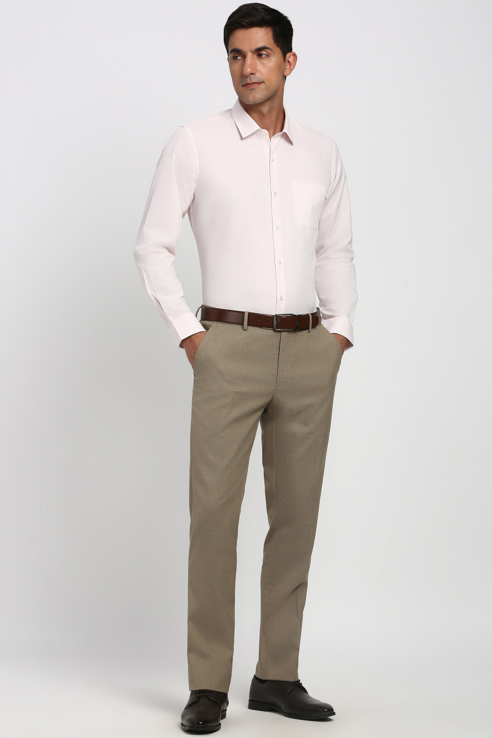 Image of PETER ENGLAND Men Slim Fit Solid Formal Shirt