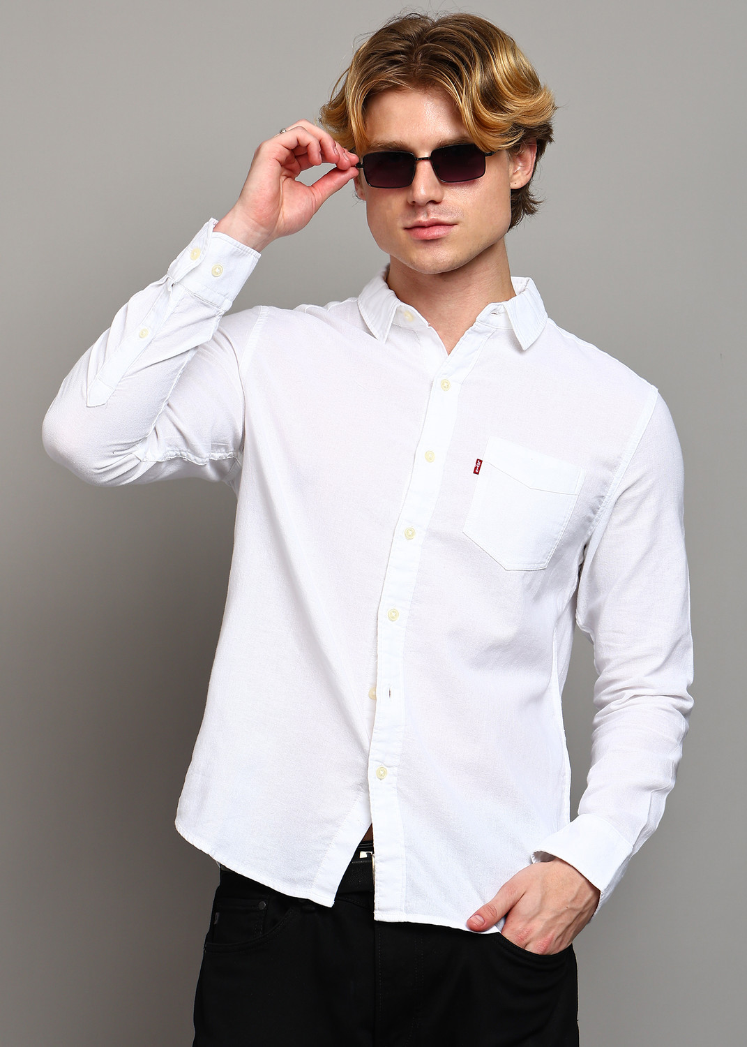 Image of LEVI'S Men Solid Casual White Shirt