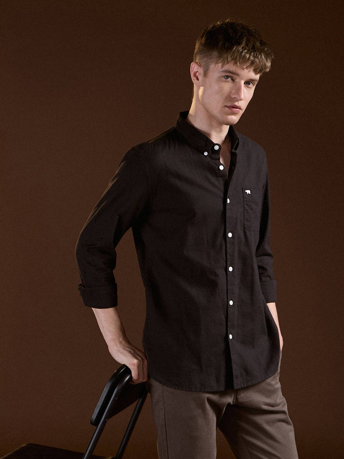 THE BEAR HOUSE Men Solid Casual Black Shirt