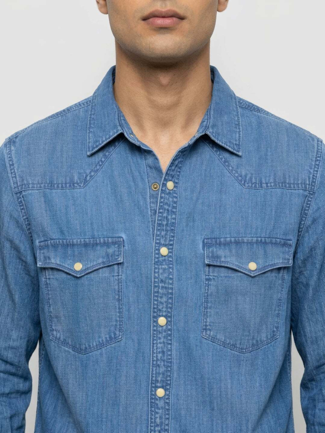 Image of Spykar Men Regular Fit Solid Spread Collar Casual Shirt