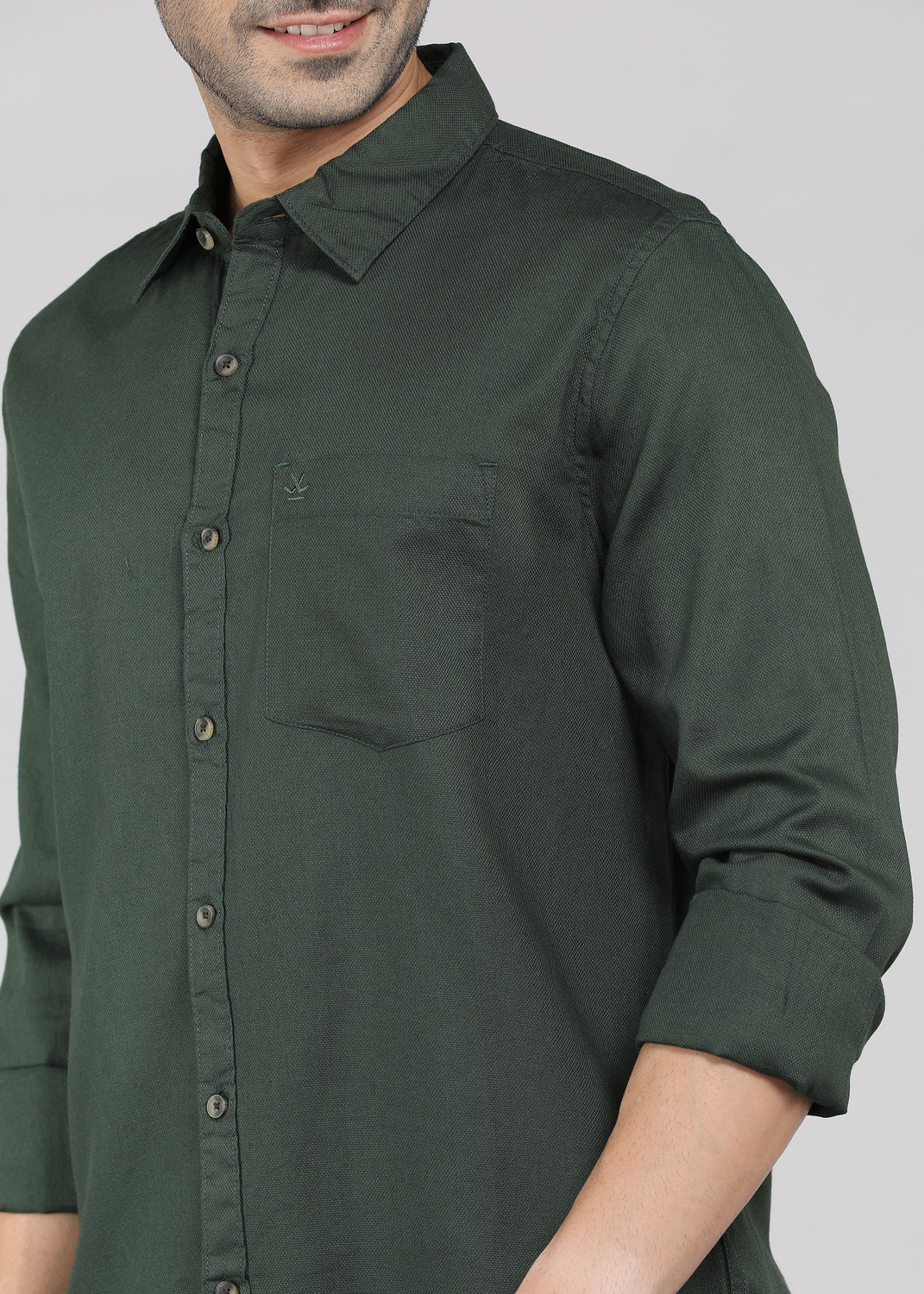 Image of WROGN Men Solid Casual Green Shirt