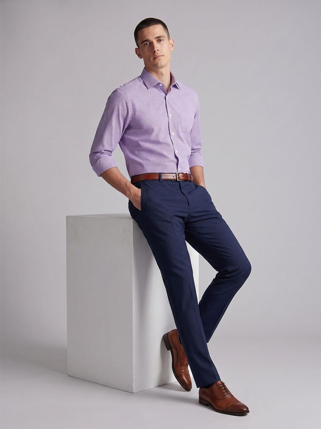 Image of VAN HEUSEN Men Slim Fit Checkered Formal Shirt