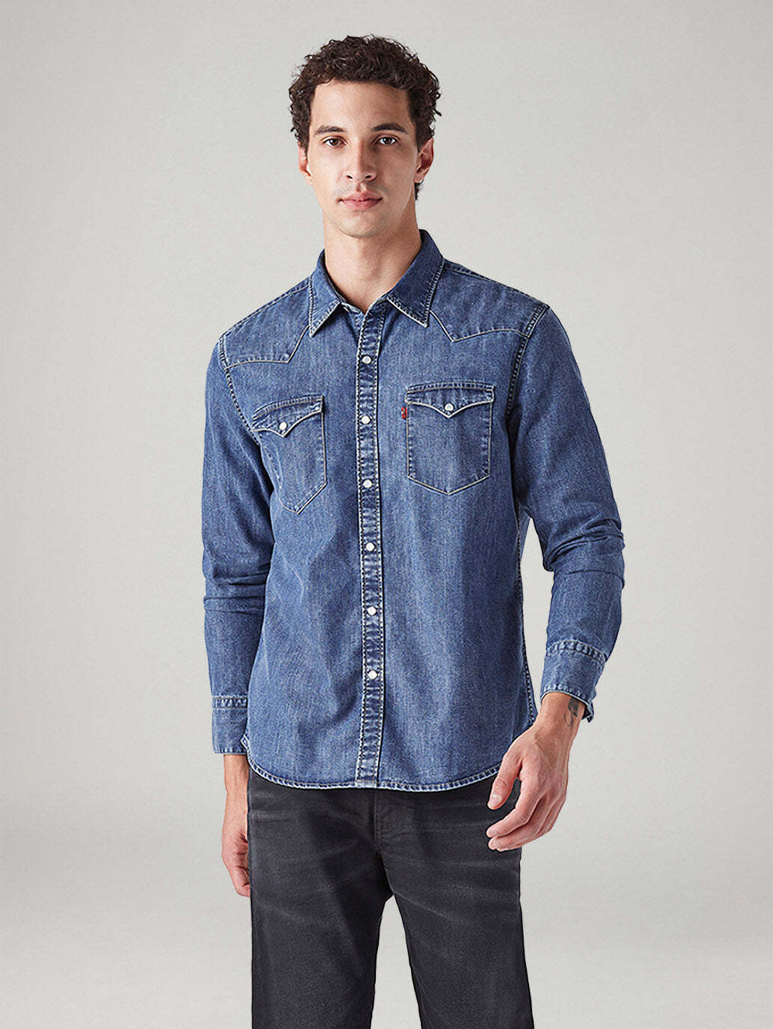 Image of LEVI'S Men Solid Casual Blue Shirt
