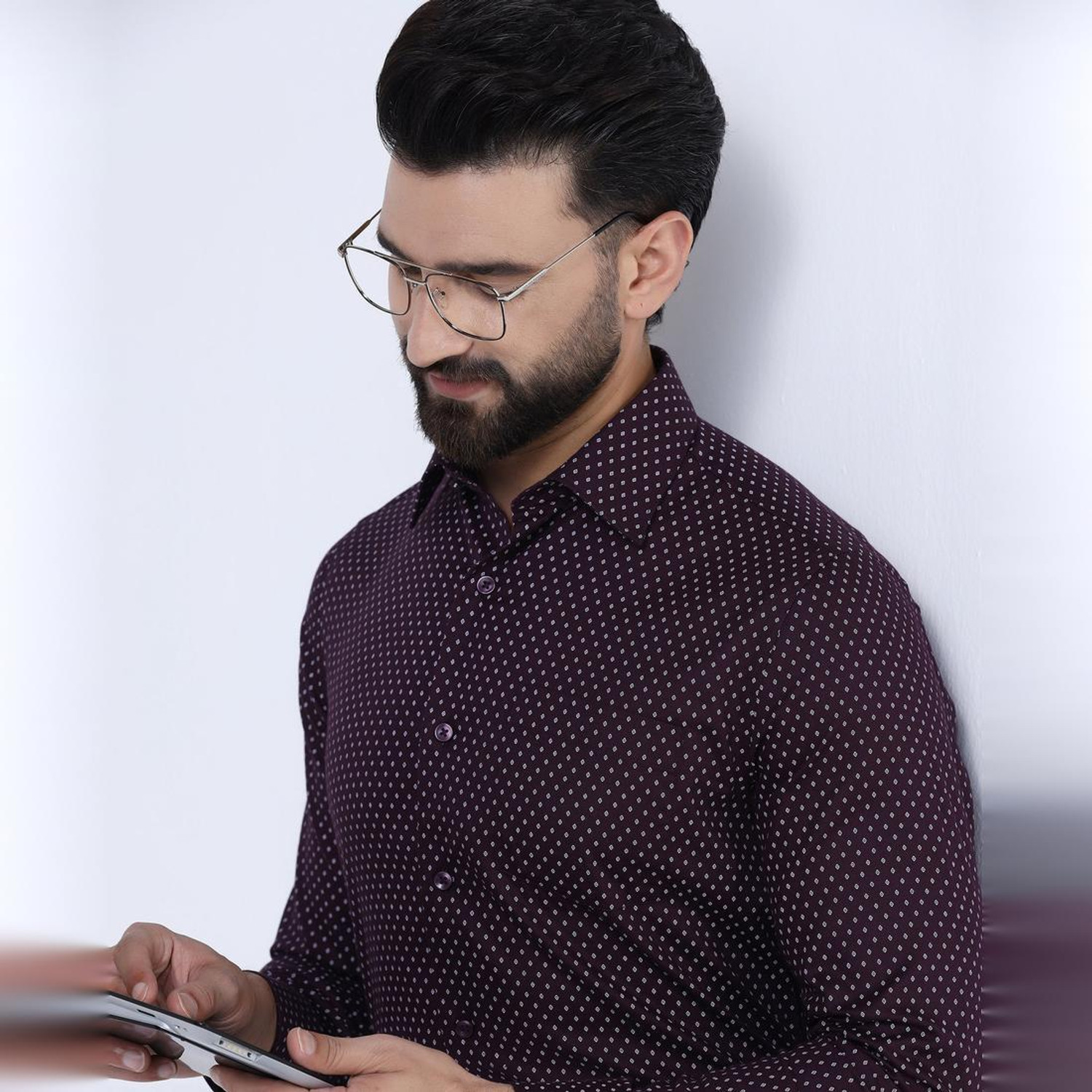 Image of Blackberrys Men Slim Fit Solid Cut Away Collar Formal Shirt