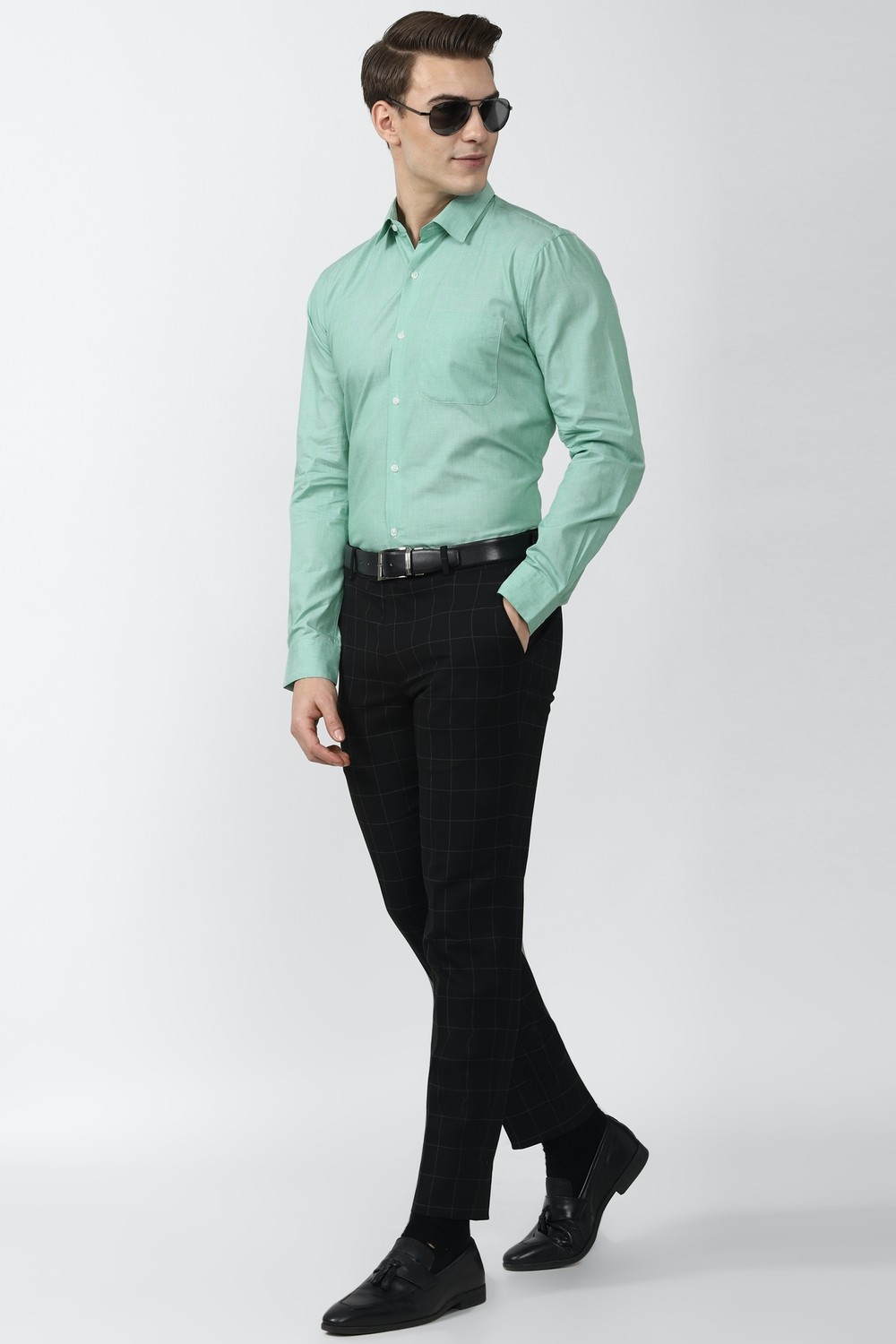 Image of PETER ENGLAND Men Solid Formal Green Shirt