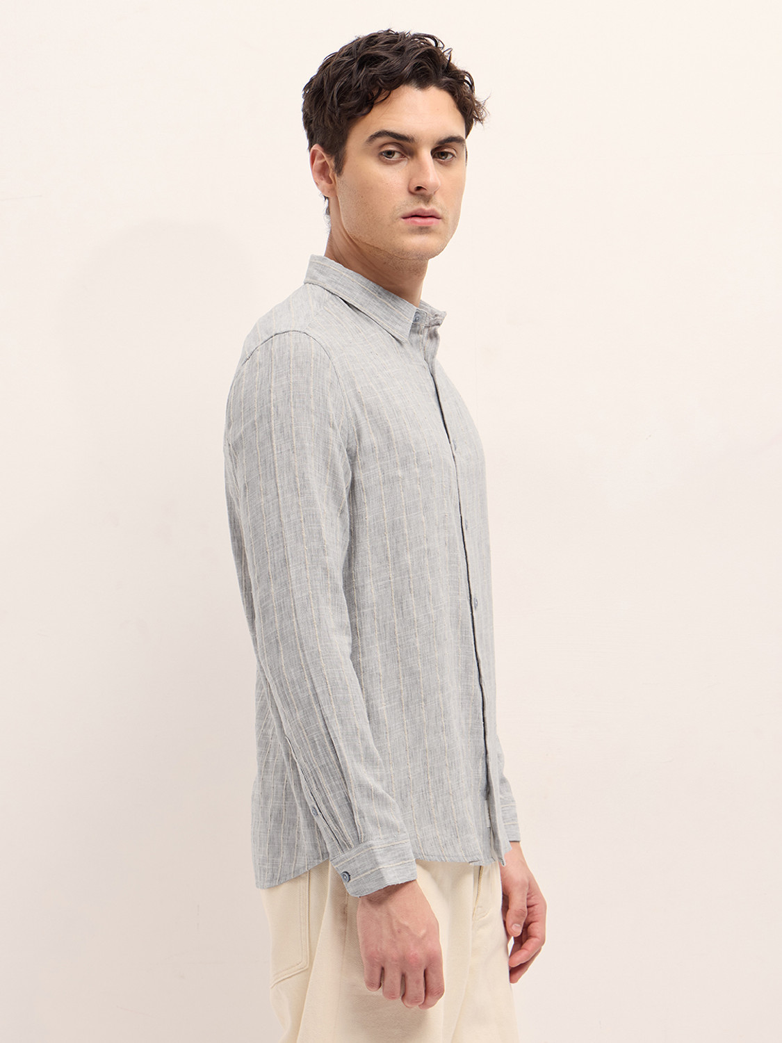 Image of THE BEAR HOUSE Men Slim Fit Striped Spread Collar Casual Shirt