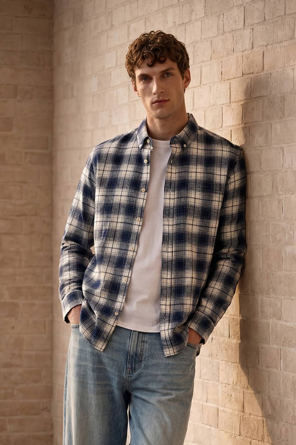 Snitch Men Regular Fit Checkered Button Down Collar Casual Shirt