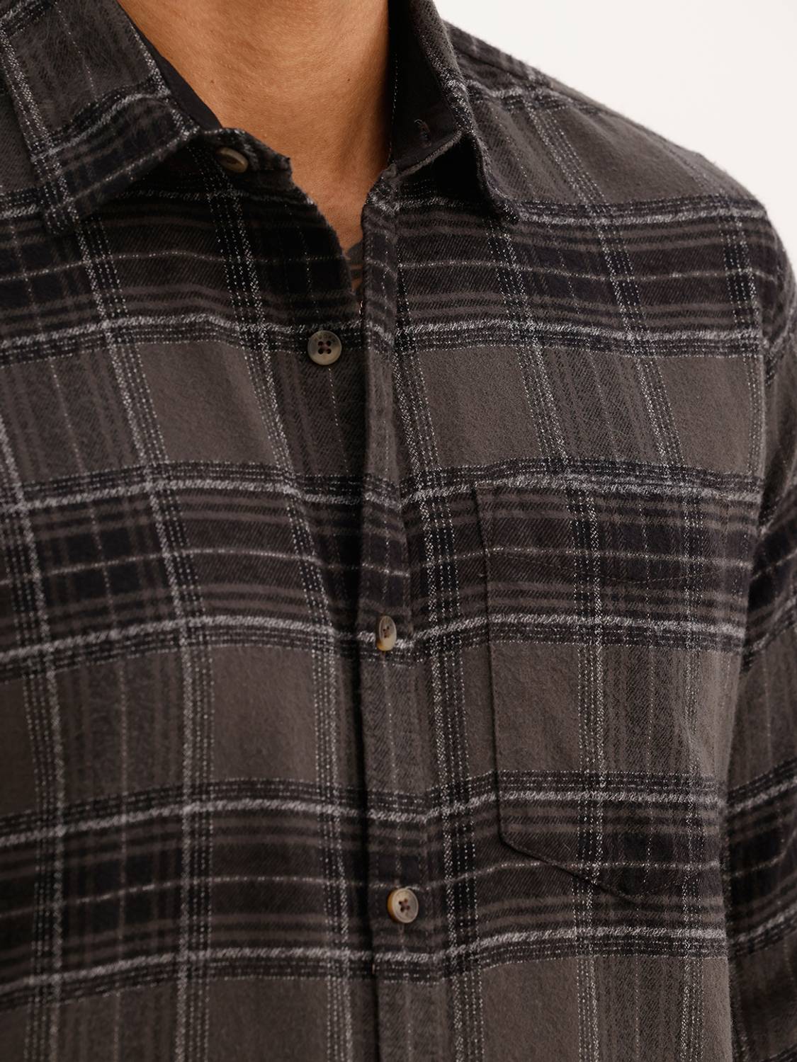Men Slim Fit Checkered Spread Collar Casual Shirt - Image 5