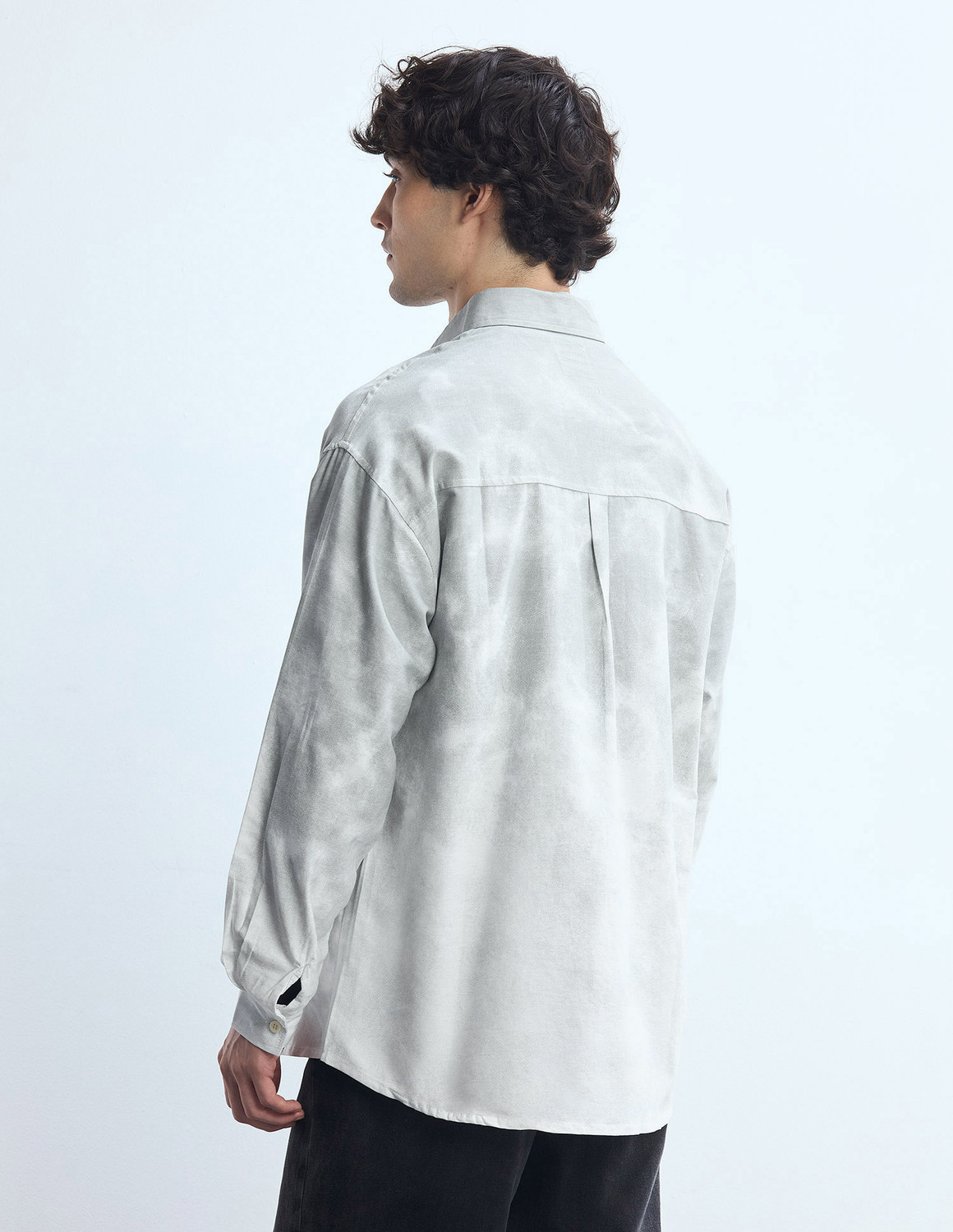 Image of FLYING MACHINE Men Relaxed Fit Dyed /Ombre Spread Collar Casual Shirt