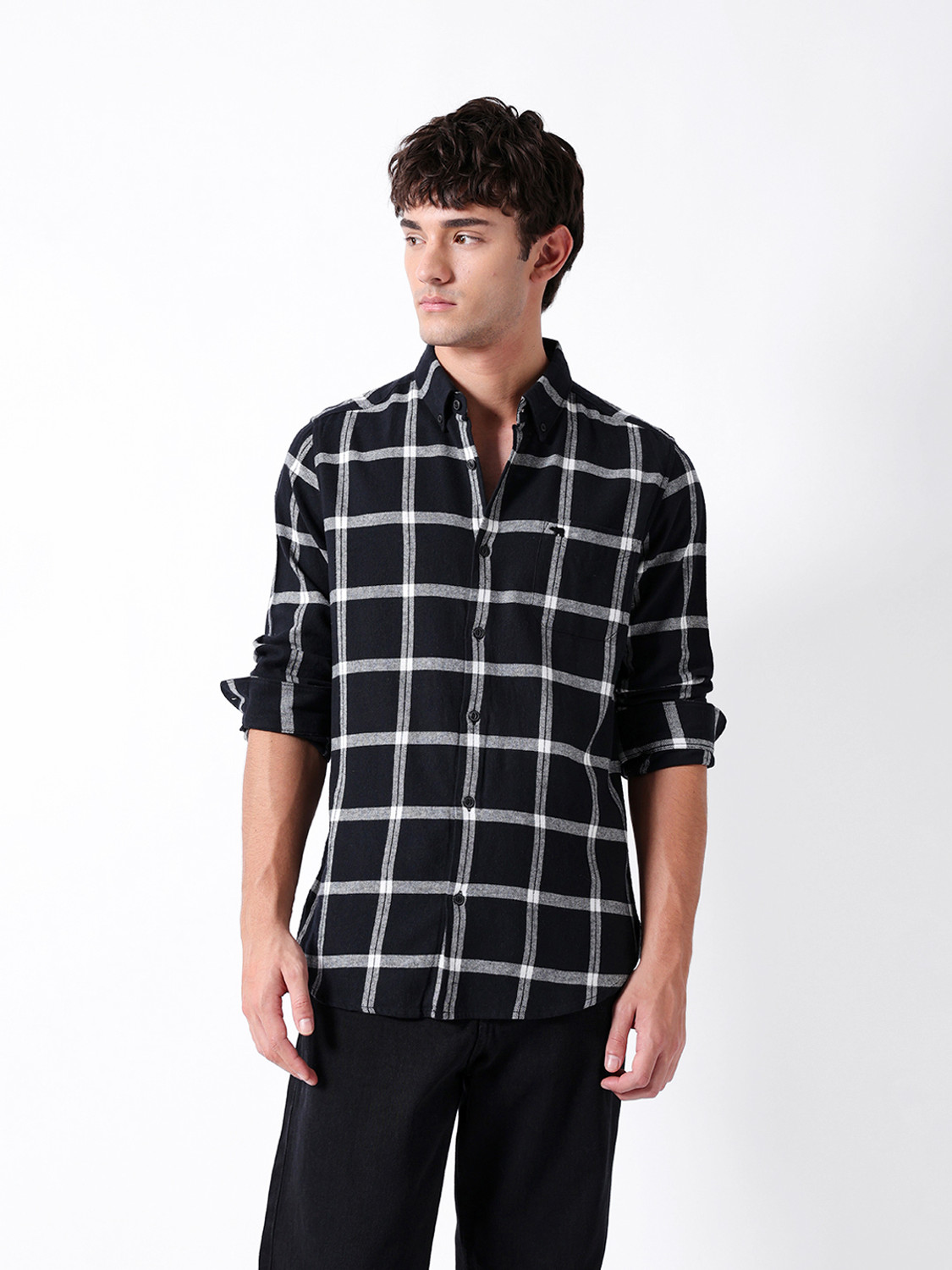 Image of THE BEAR HOUSE Men Slim Fit Checkered Button Down Collar Casual Shirt