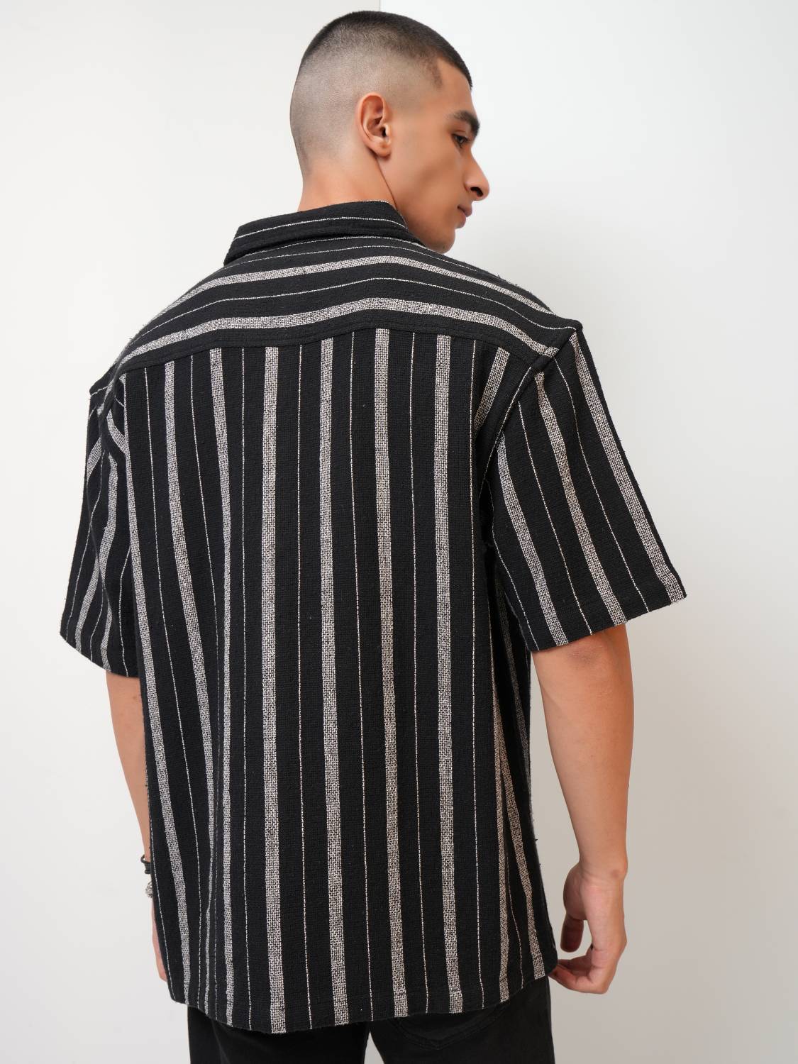 HIGHLANDER Men Striped Black Shirt - Image 2