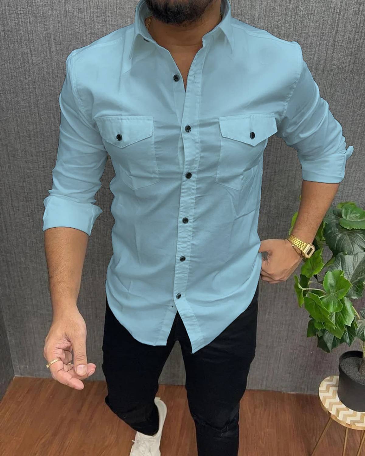 Qlonz store Men Regular Fit Solid Spread Collar Casual Shirt