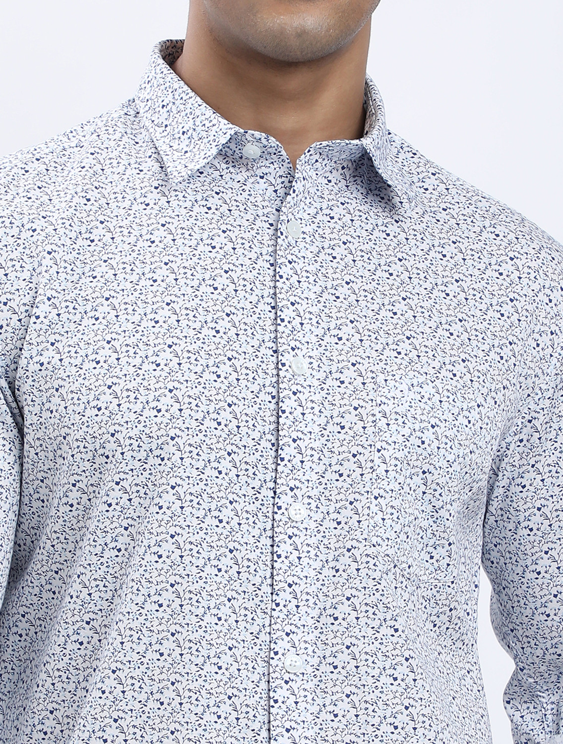 Image of INDIAN TERRAIN Men Printed Casual White Shirt