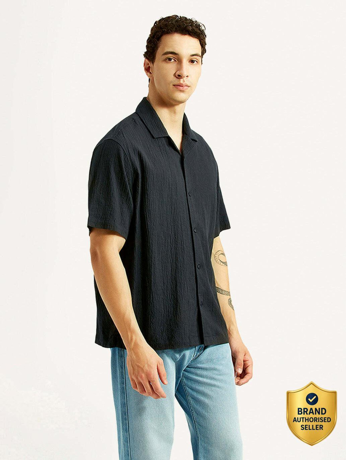 Image of LEVI'S Men Self Design Casual Black Shirt