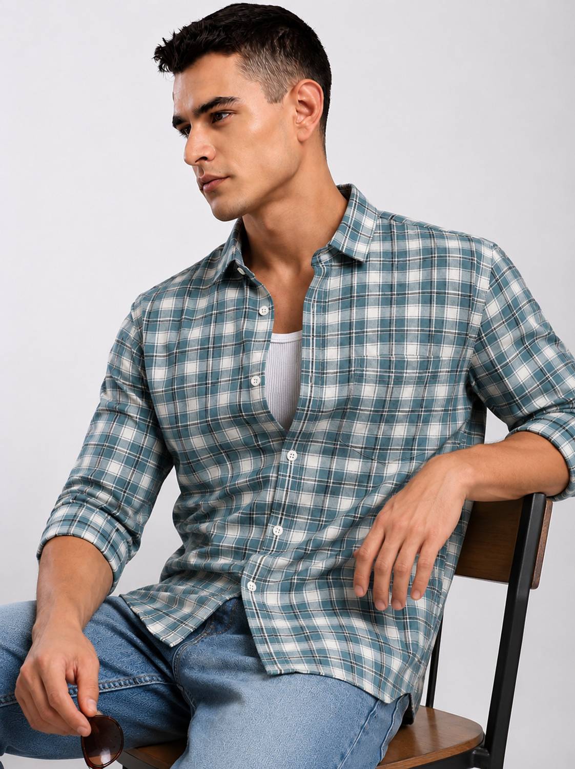 Roadster Men Checkered Light Blue, Cream Shirt - Image 3