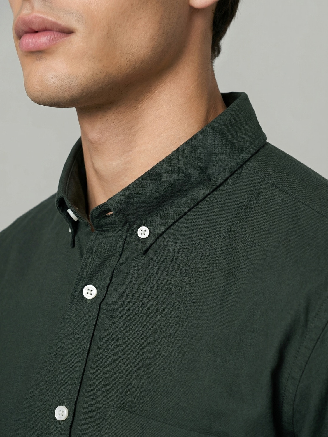 Image of Urbano Fashion Men Solid Casual Dark Green Shirt