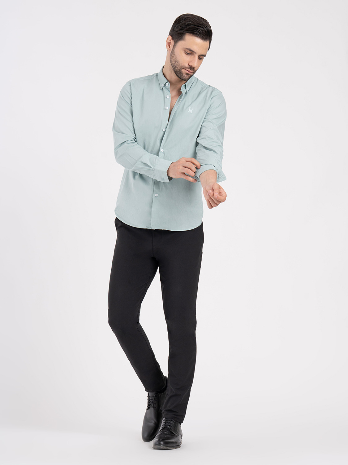 Image of RED TAPE Men Solid Casual Green Shirt