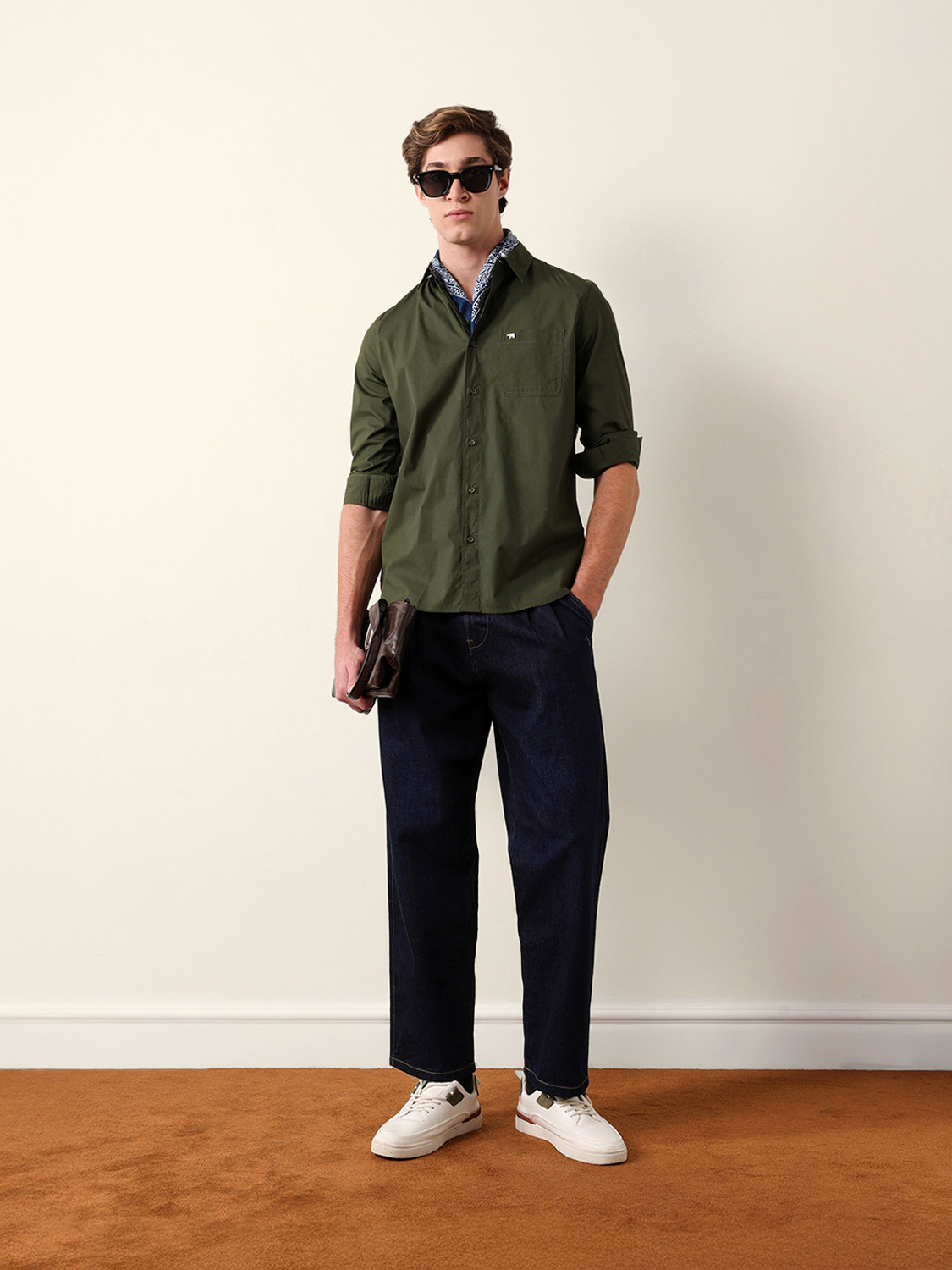Image of THE BEAR HOUSE Men Solid Casual Green Shirt