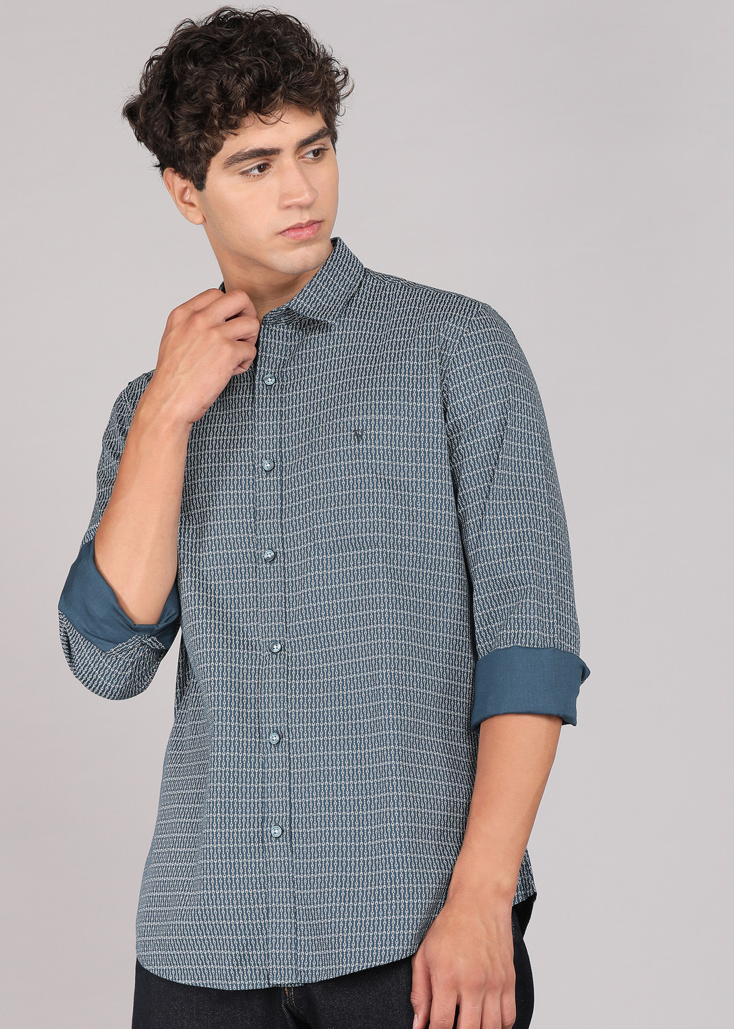 Image of VAN HEUSEN SPORT Men Printed Casual Dark Blue Shirt