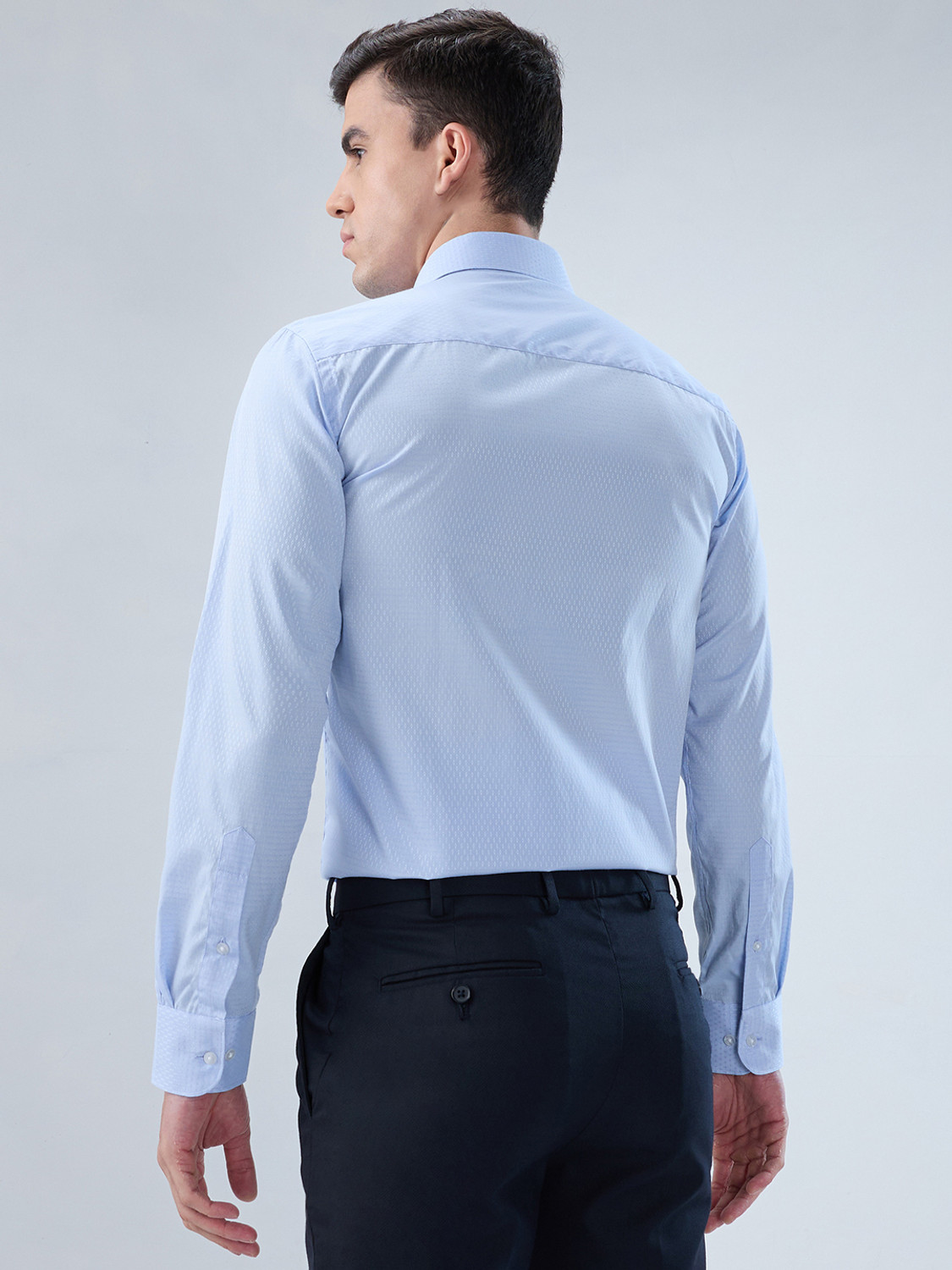 Image of PARK AVENUE Men Solid Casual Blue Shirt