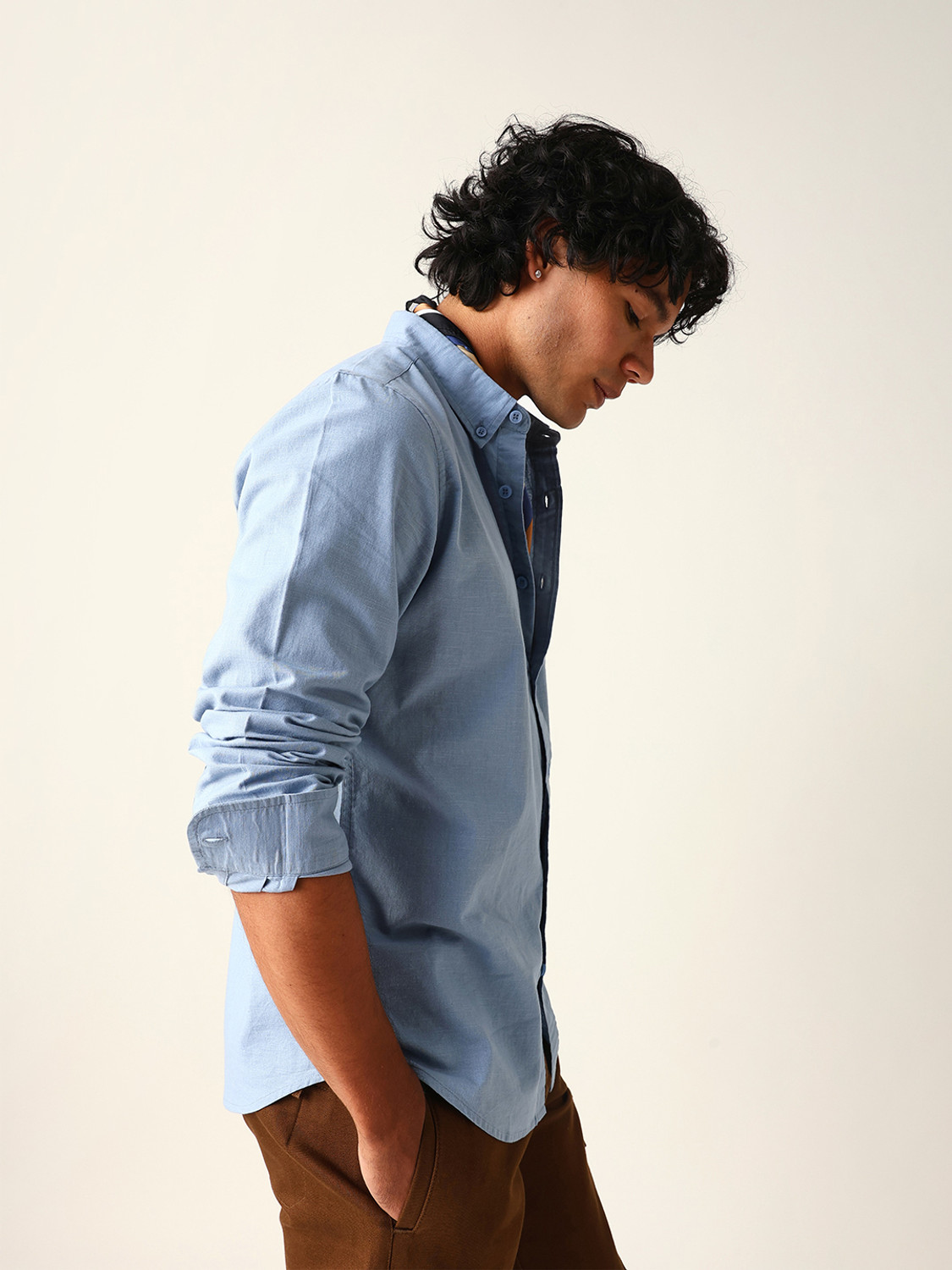 Image of THE BEAR HOUSE Men Solid Casual Blue Shirt