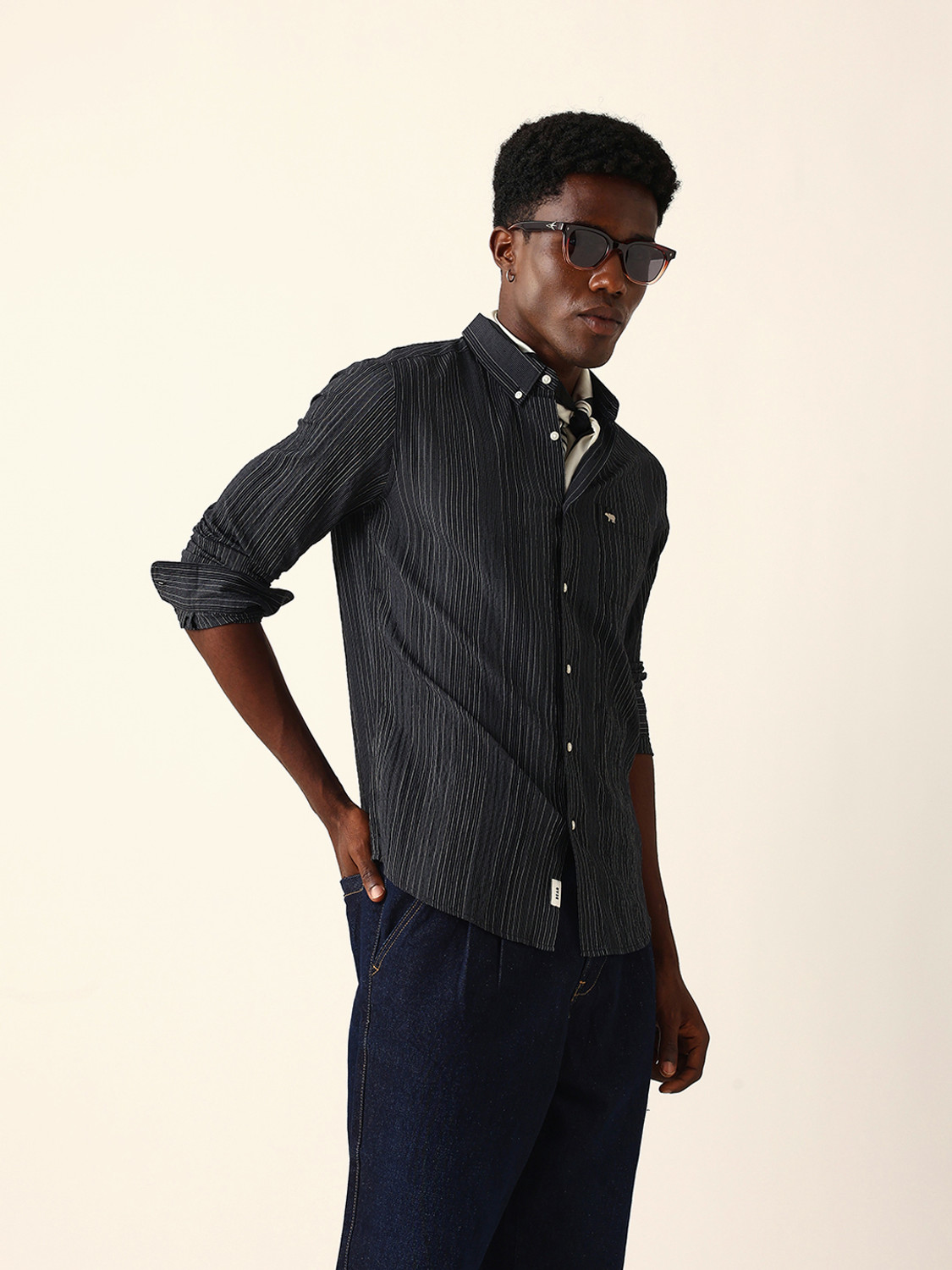 Image of THE BEAR HOUSE Men Slim Fit Striped Button Down Collar Casual Shirt