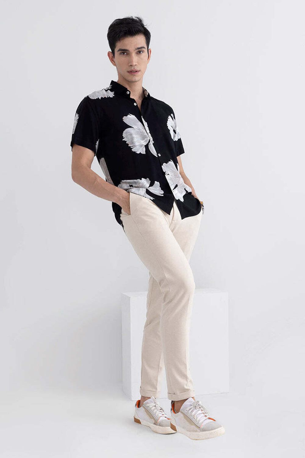 Image of Snitch Men Floral Print Casual Black Shirt