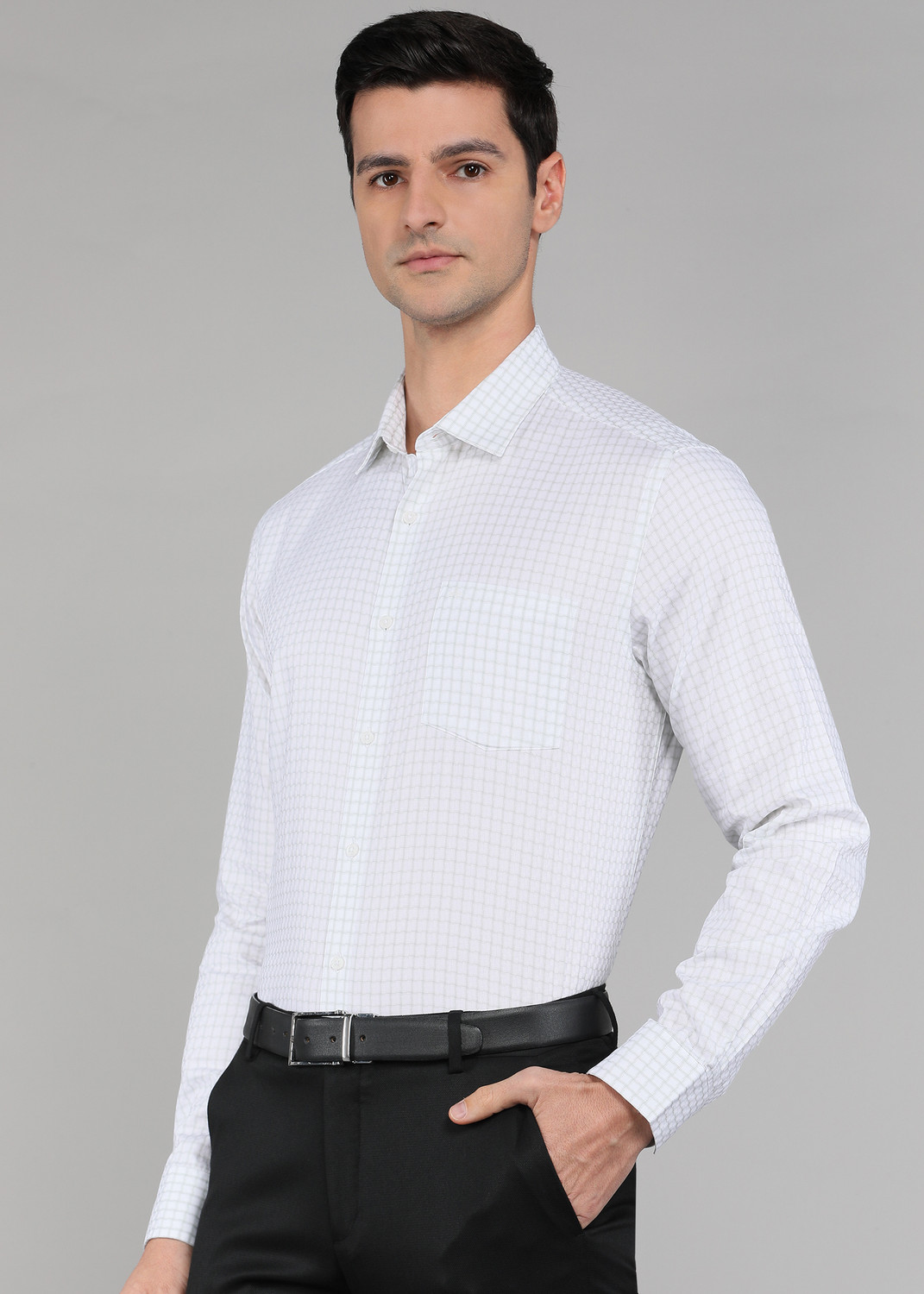 Image of ARROW Men Slim Fit Checkered Cut Away Collar Formal Shirt
