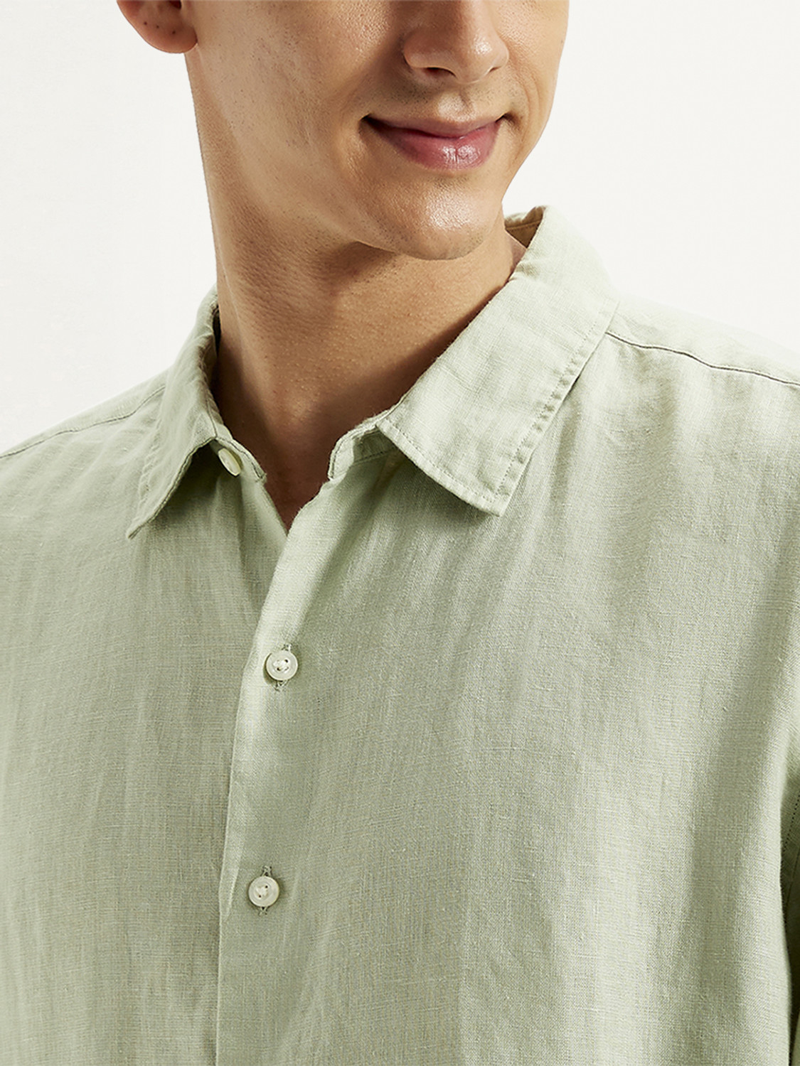 Image of LEVI'S Men Solid Casual Light Green Shirt