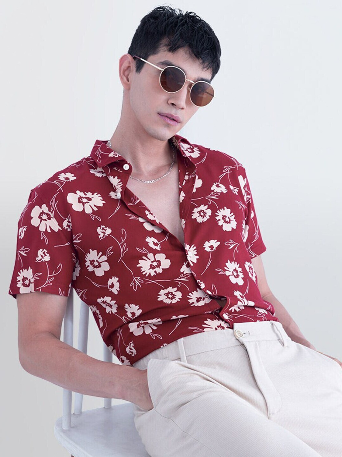 Image of Snitch Men Floral Print Casual White, Maroon Shirt