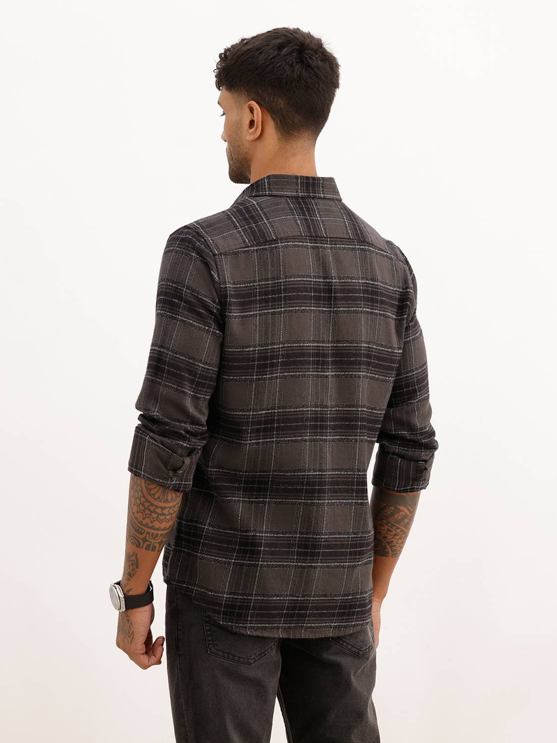 Men Slim Fit Checkered Spread Collar Casual Shirt - Image 3