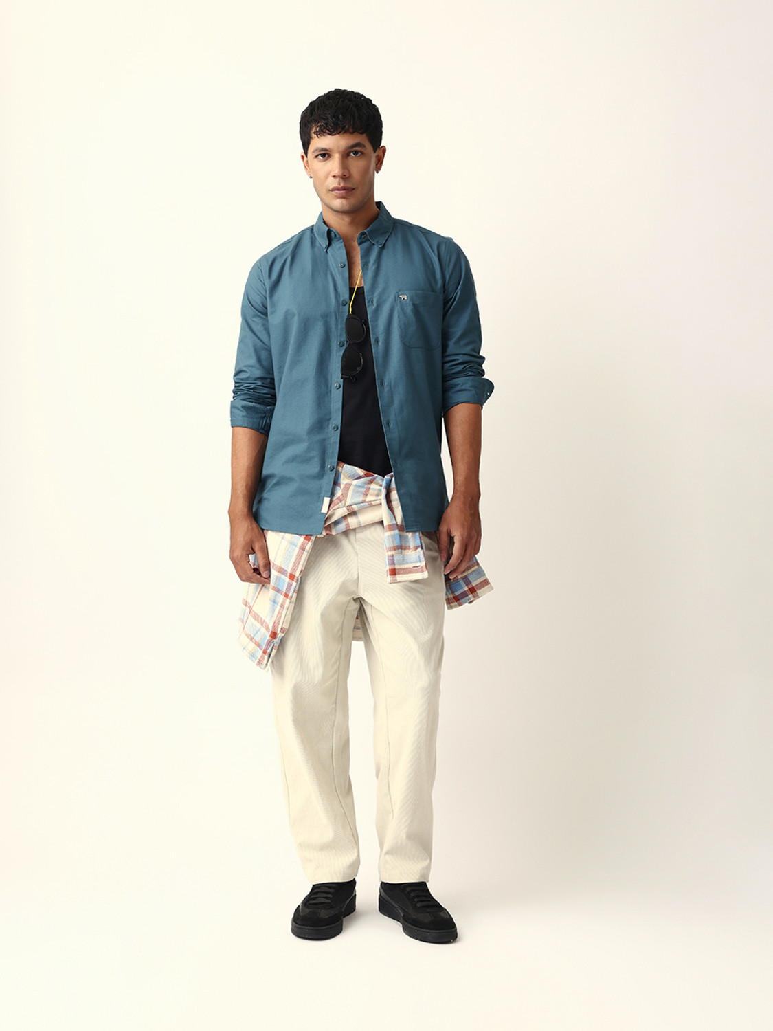 Image of THE BEAR HOUSE Men Solid Casual Blue Shirt