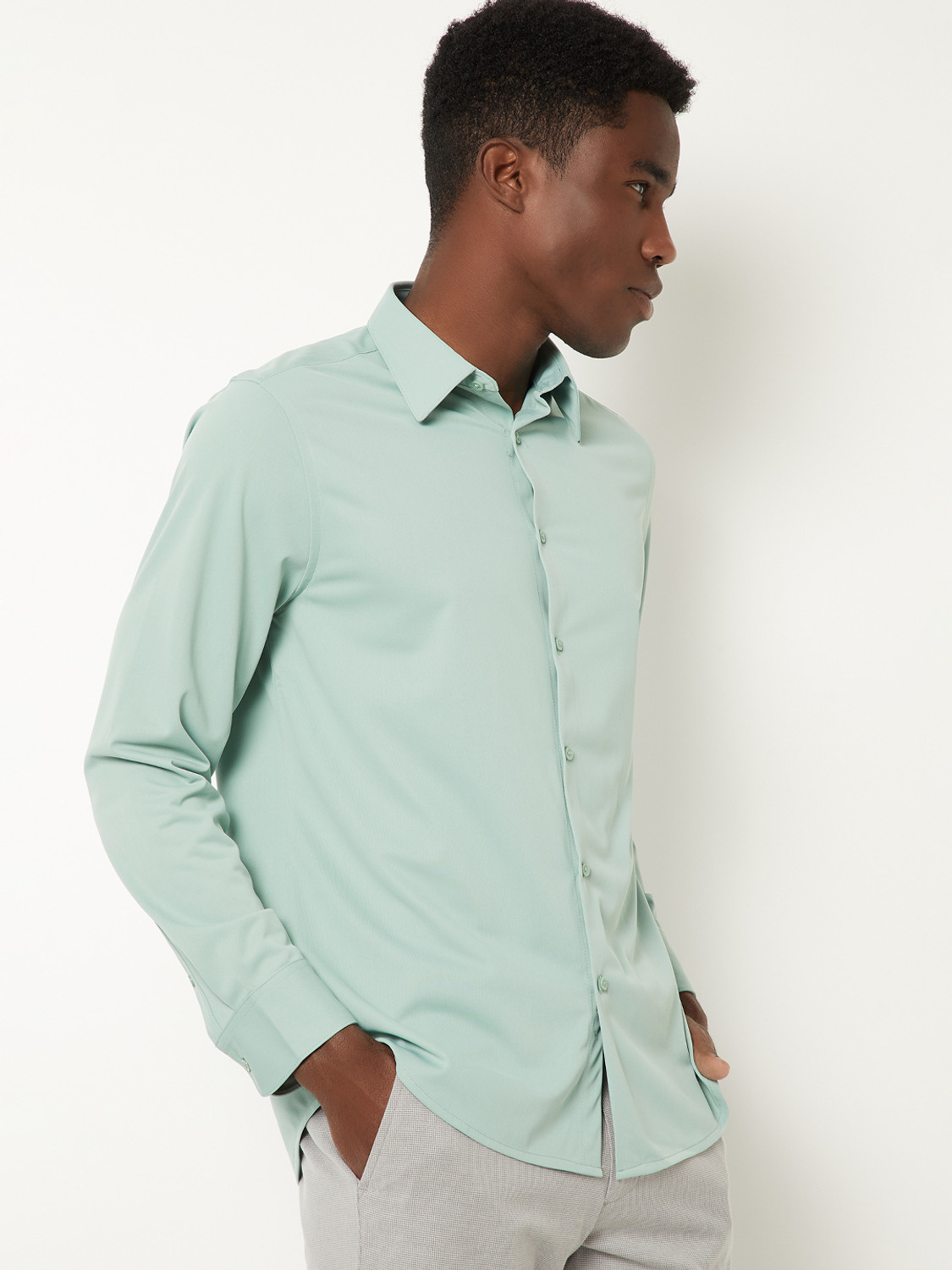 Image of MAX Men Solid Casual Green Shirt