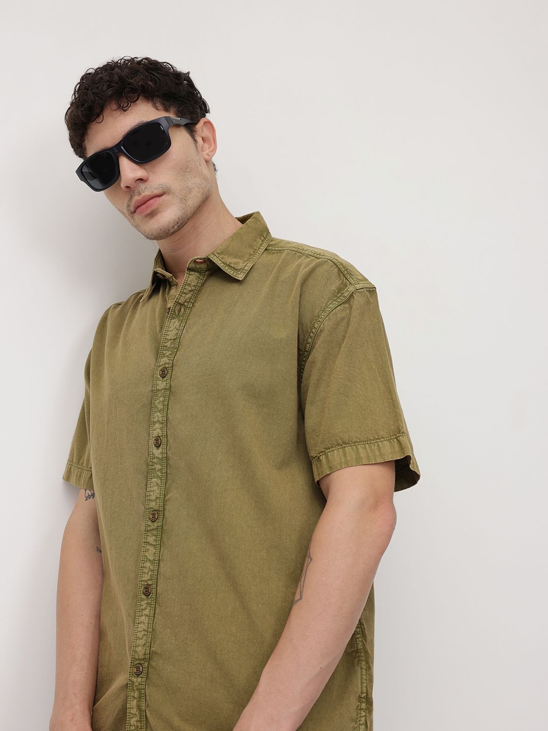 Image of Roadster Men Solid Casual Green Shirt