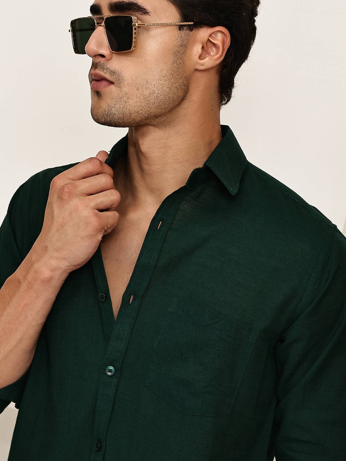 Roadster Men Regular Fit Solid Spread Collar Casual Shirt