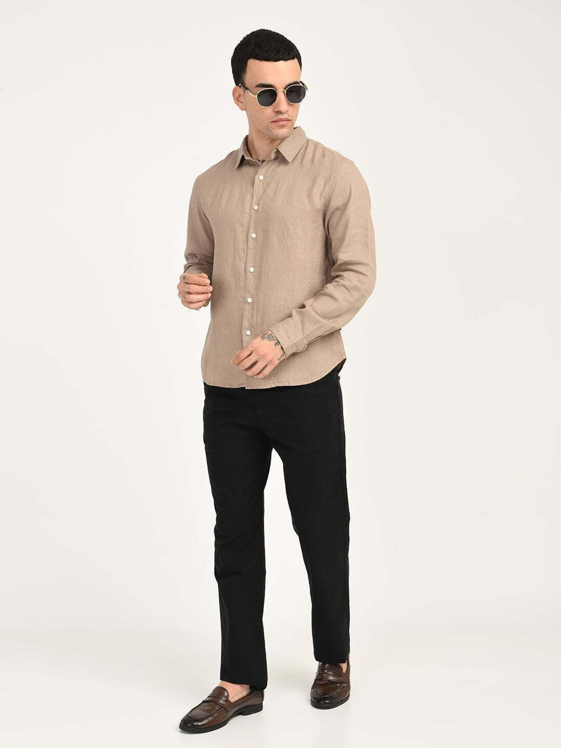 Image of LEVI'S Men Solid Casual Beige Shirt
