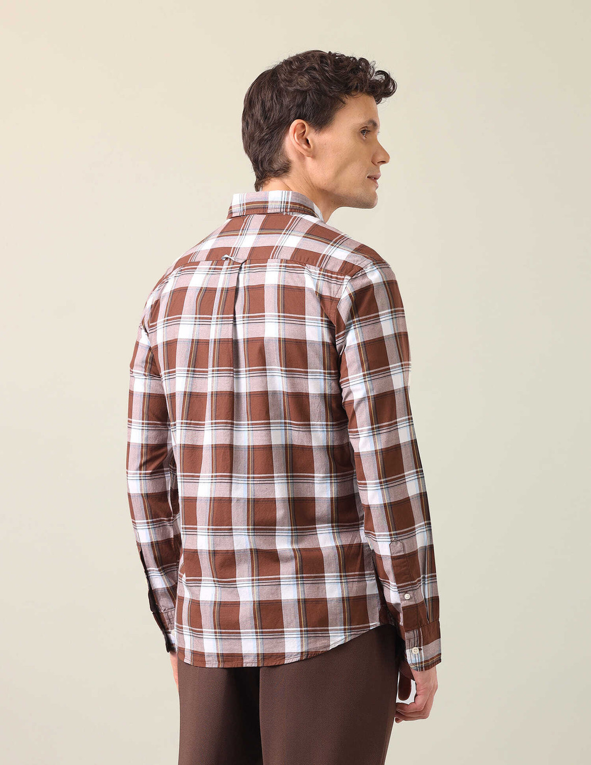 Image of U.S. POLO ASSN. Men Tailored Fit Checkered Spread Collar Casual Shirt
