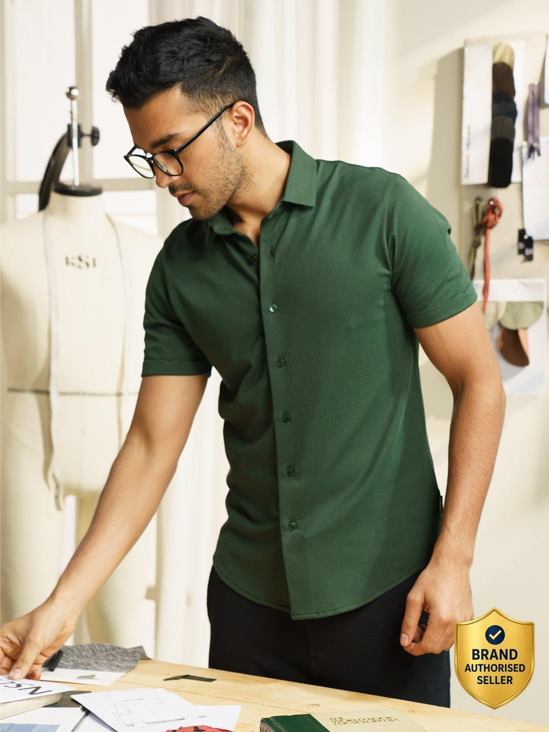 Damensch Men Solid Casual Green Shirt