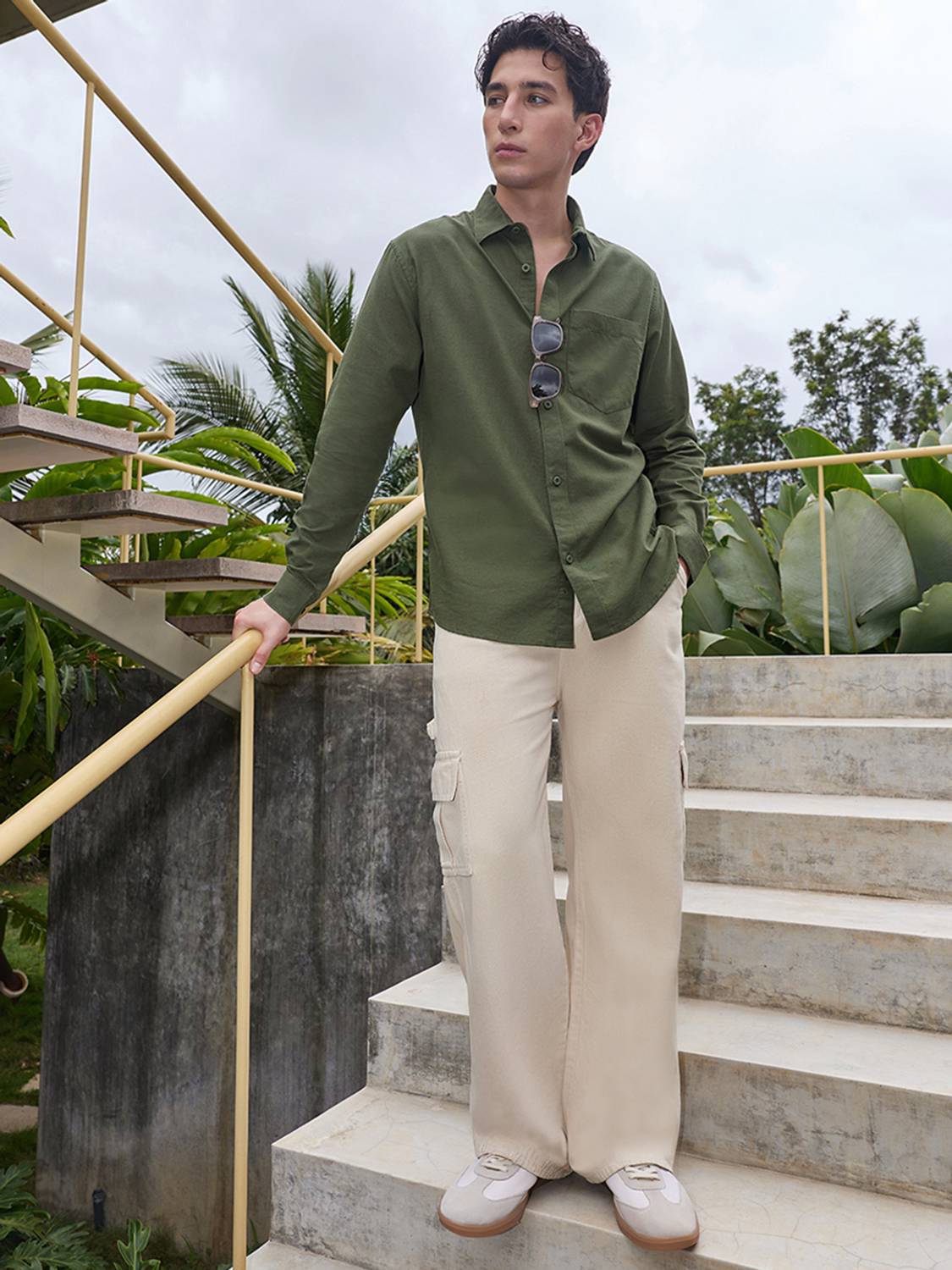 BEWAKOOF Men Solid Casual Green Shirt - Image 5